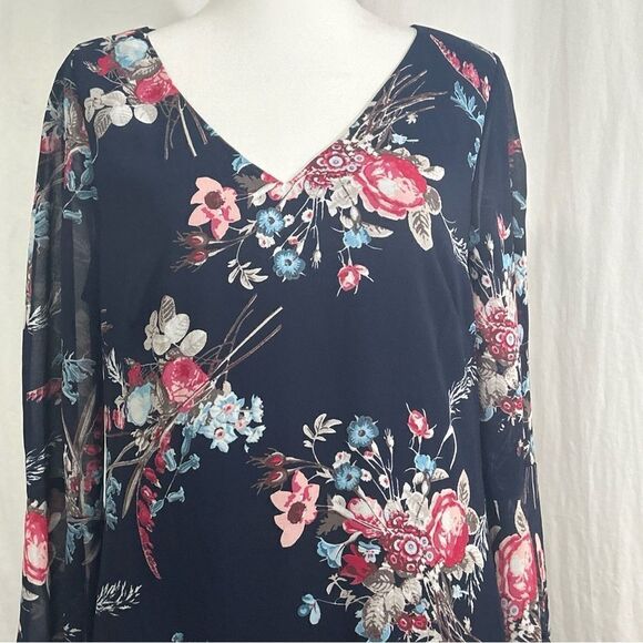 NWT Chaps Dress Women’s Size 10 Navy Chiffon Floral Bell Sleeve Vneck - Picture 3 of 11